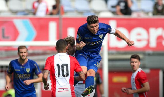 在水中不断 在水中不断